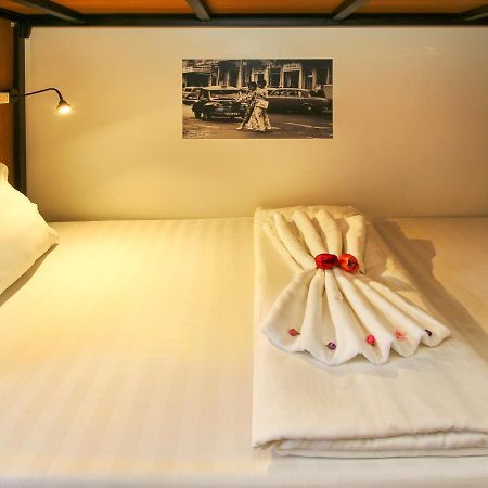 Home Away Home Hostel Хошимин Экстерьер фото