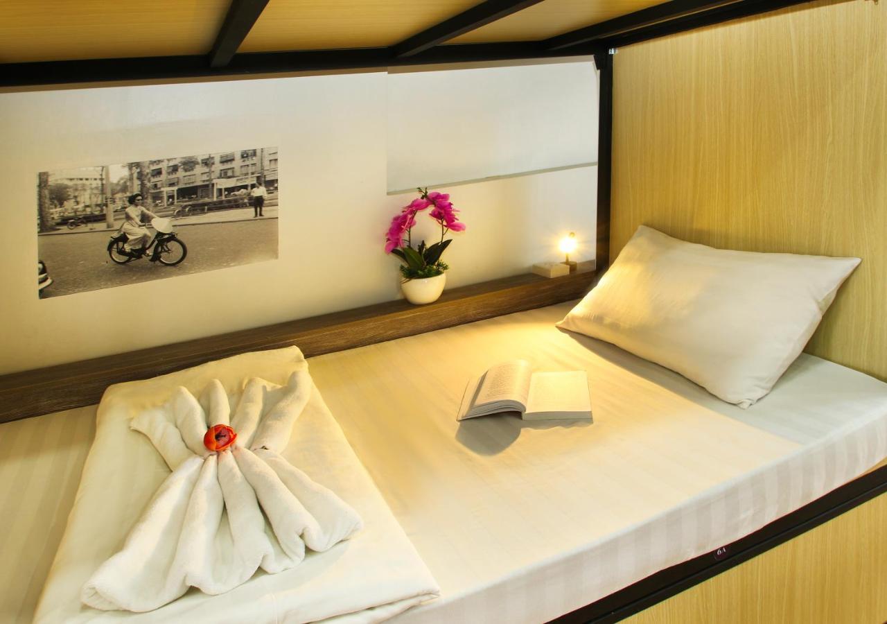 Home Away Home Hostel Хошимин Экстерьер фото