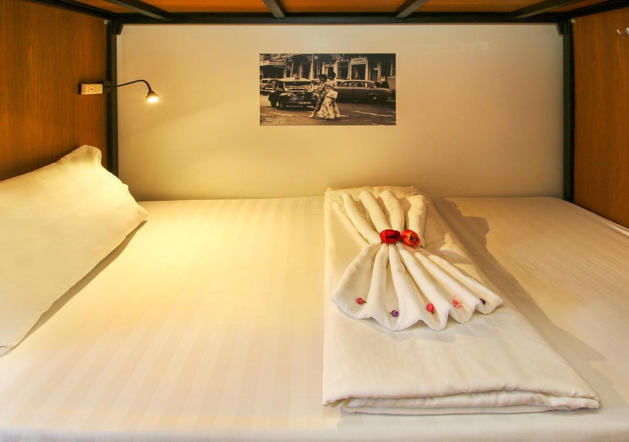 Home Away Home Hostel Хошимин Экстерьер фото
